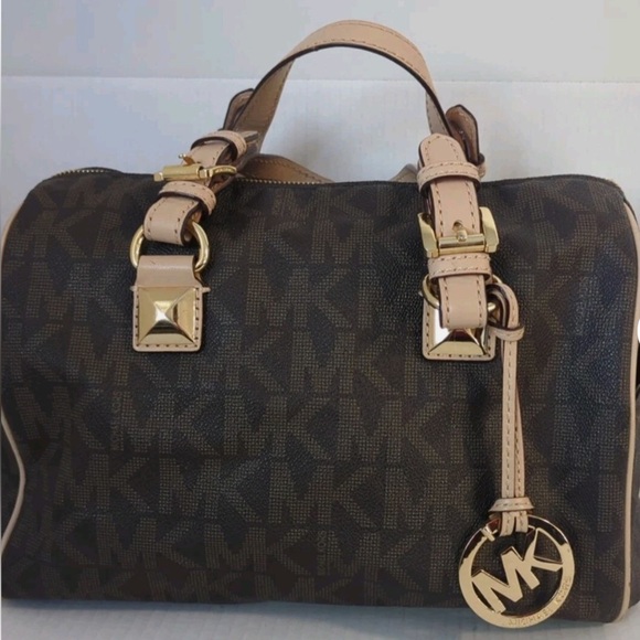 💛 Michael Kors Signature “Grayson” Shoulder Bag - Picture 2 of 9